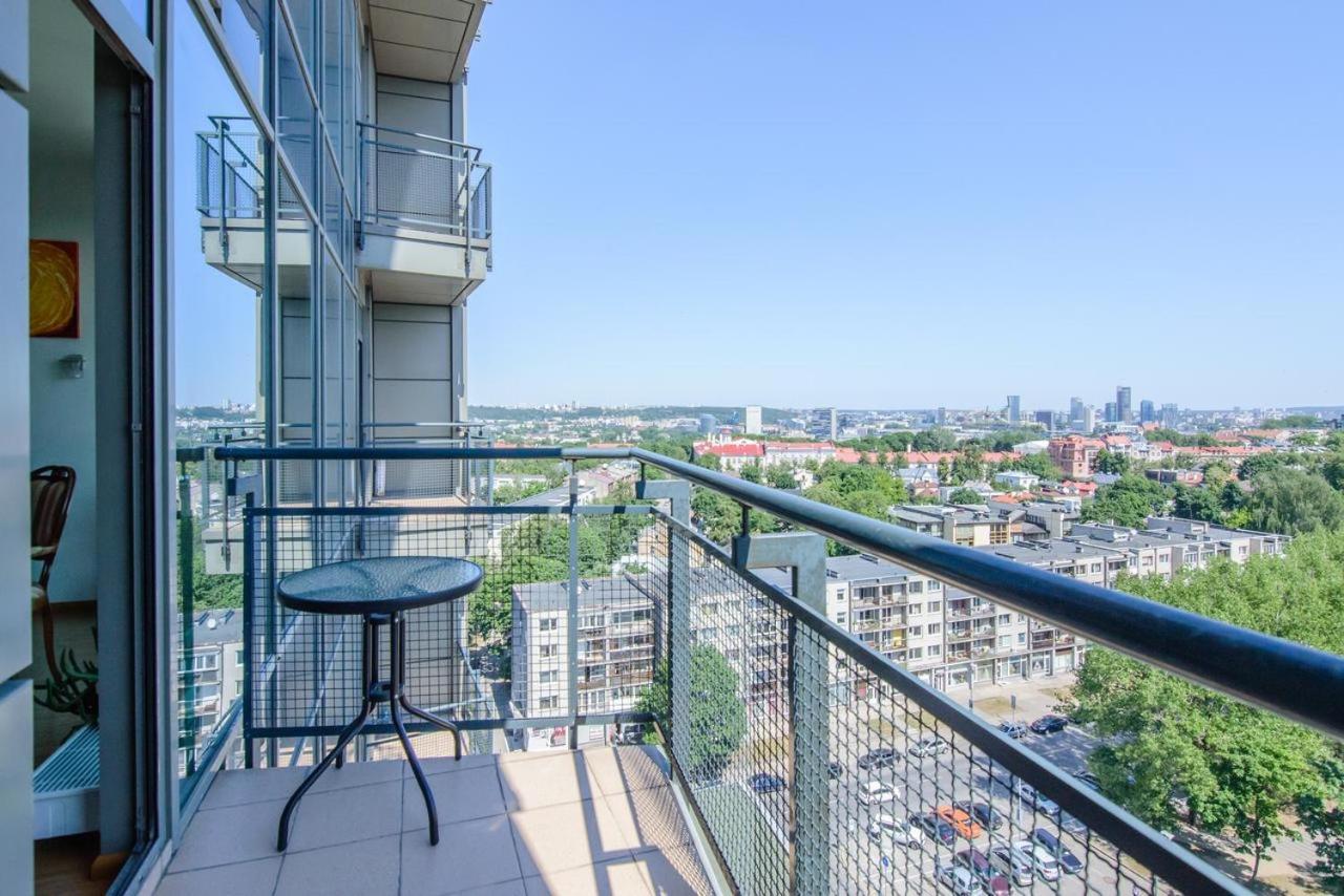 Helios Luxury Apartment In Vilnius Skyscraper Eksteriør billede